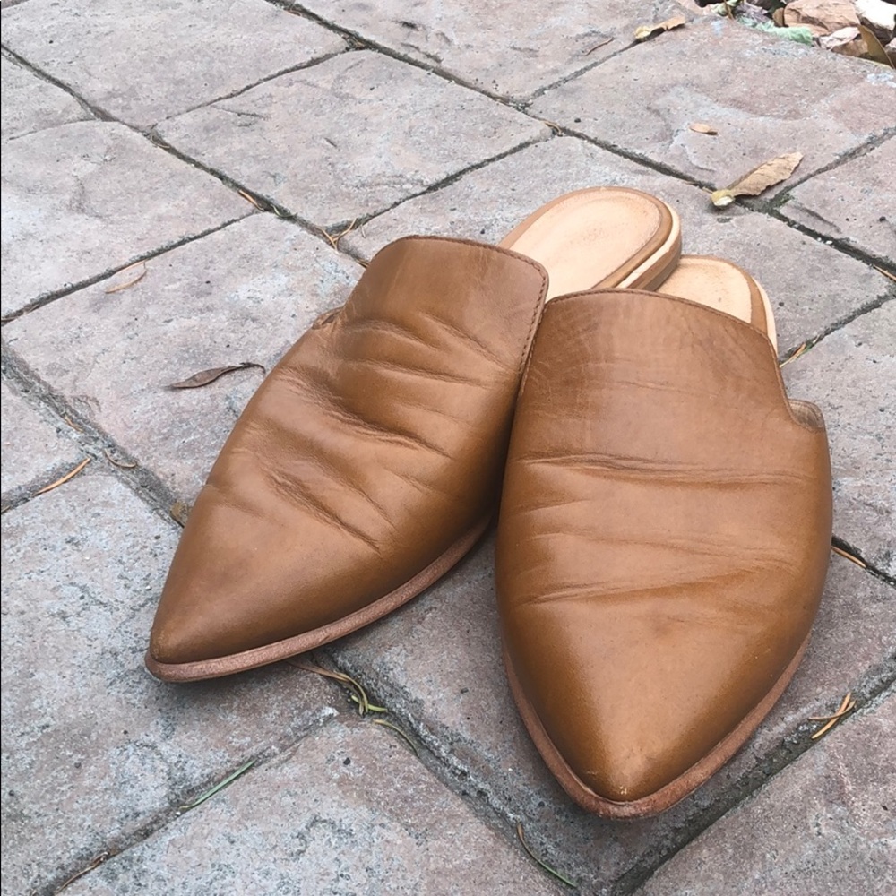 Lightly worn Madewell mules. Sz 9.5